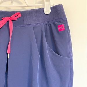 2/30$ 🛍️ MEC hiking cropped pants